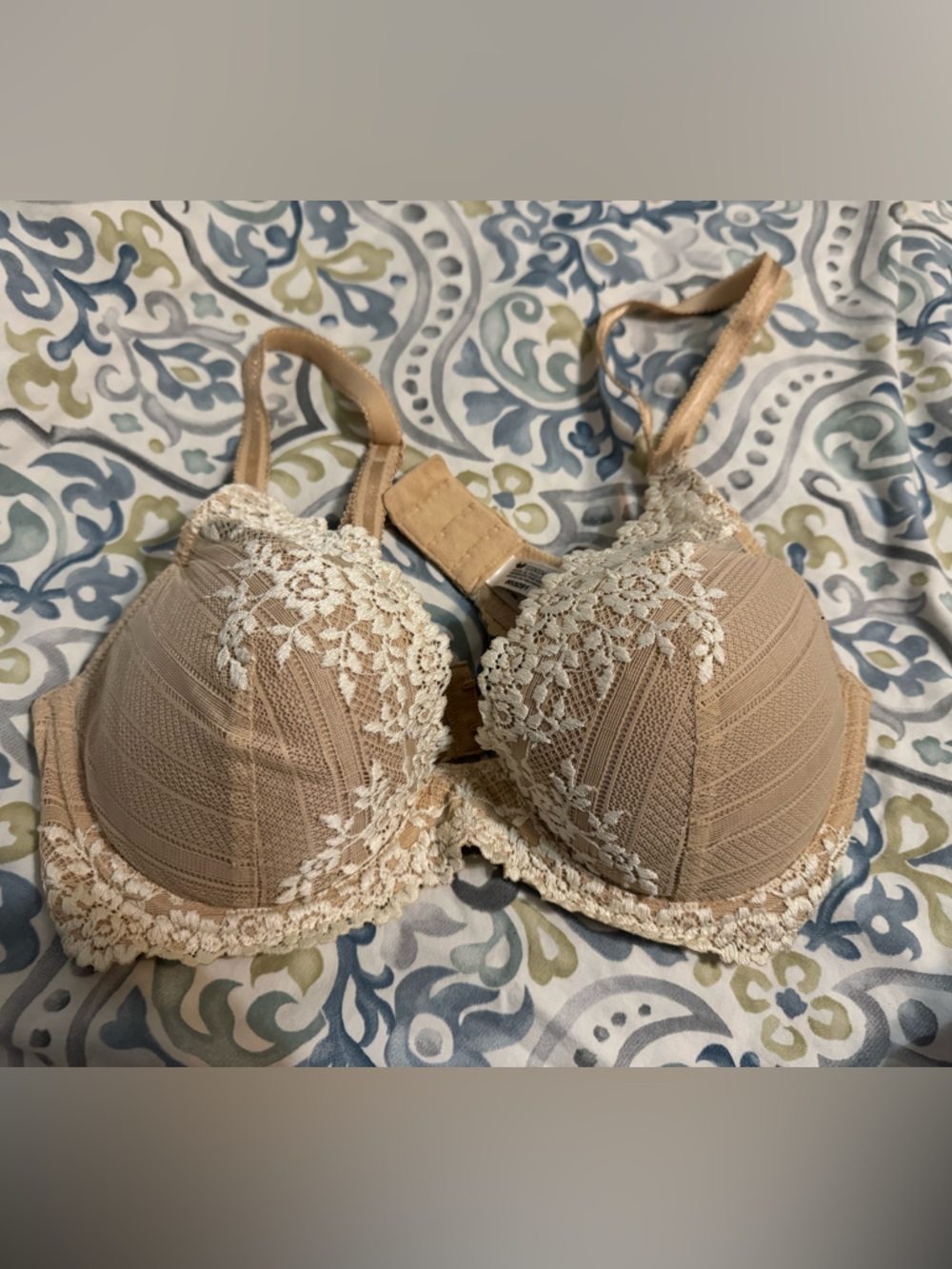 Wacoal Beige Lace Bra - used